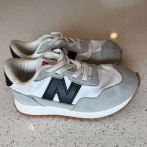 New balance 237 toddler shoe size 10. Like new.